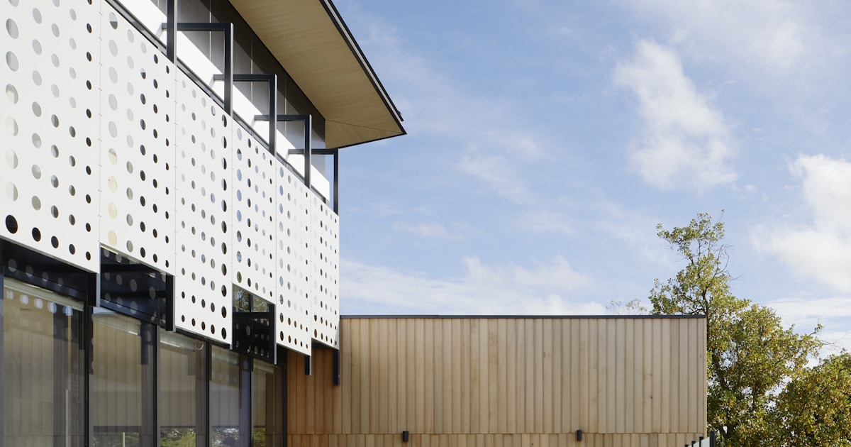 Split view of diagonal and straight tile layouts